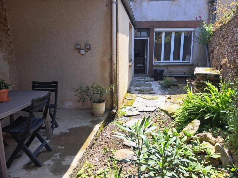 Ferienwohnung L'Etape De La Tour Grand-Fougeray Exterior foto