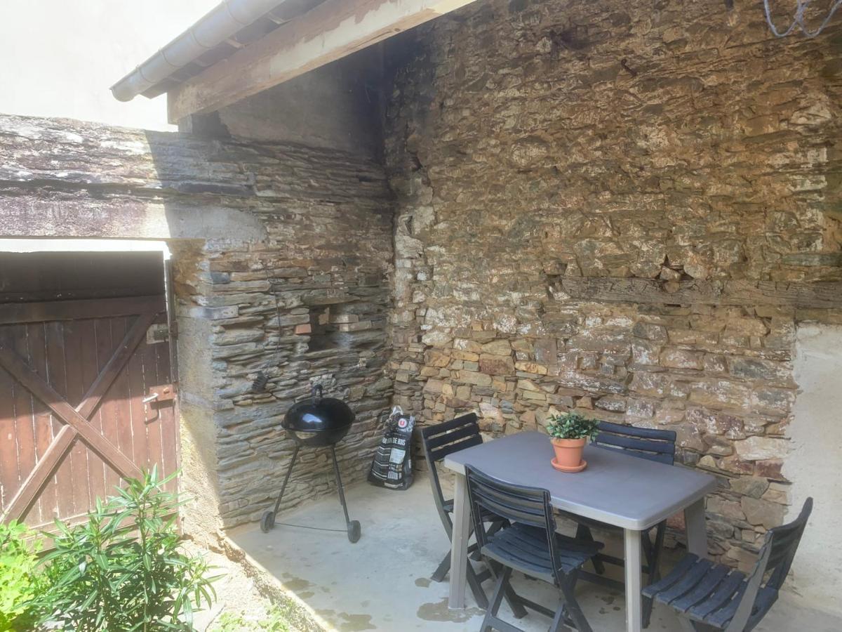 Ferienwohnung L'Etape De La Tour Grand-Fougeray Exterior foto